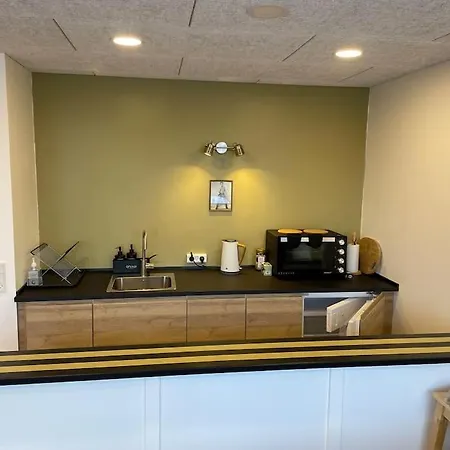 Bo I Centrum Med Egen P-plads, 5g Wifi Og Apple Tv 아파트 란데르스