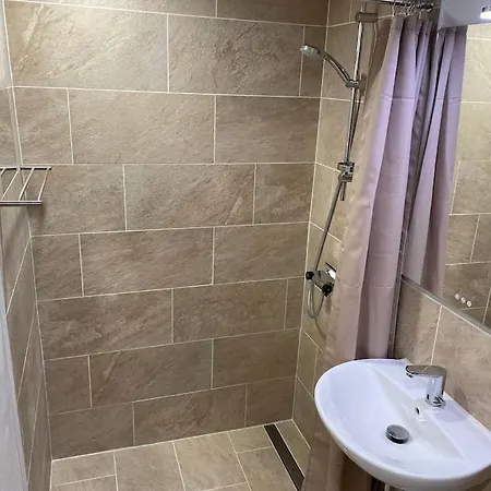 Bo I Centrum Med Egen P-plads, 5g Wifi Og Apple Tv 아파트